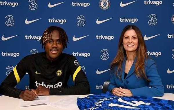 Chelsea a signé un contrat à long terme avec une nouvelle star de l'équipe, membre des Bleus depuis l'âge de 8